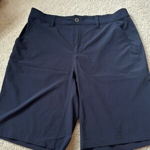 LIKE NEW lightweight COOLKEEP men’s shorts sz 32 navy